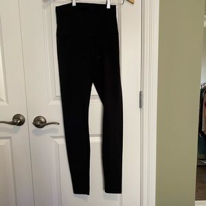 Lululemon wonder under. Size 6. Excellent condition